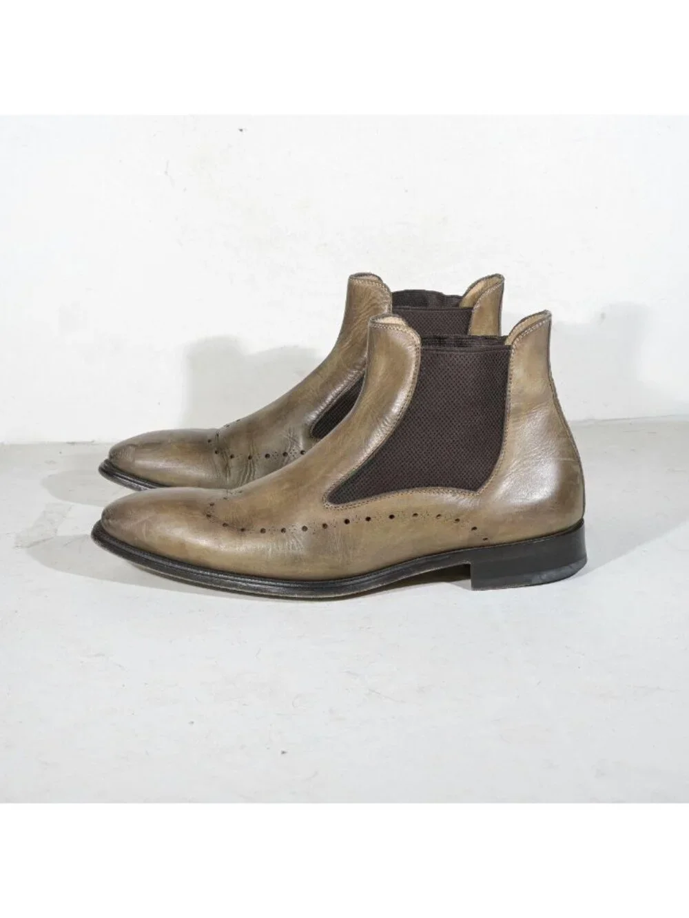 Brown Leather Perforated Wingtip Chelsea Ankle Boots Brogue UK 9, US 9.5 - 10 - Picture 2 of 7